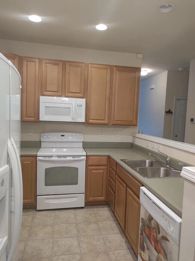 Foto del edificio - Room in Townhome on Singleleaf Lane