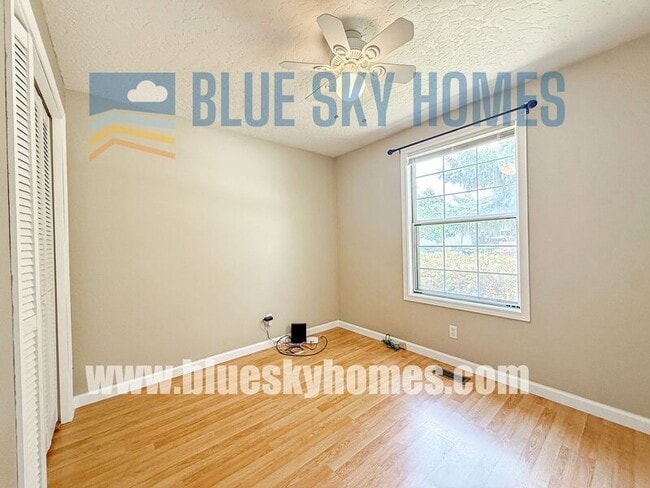 Building Photo - 3304 E Anemone Ct