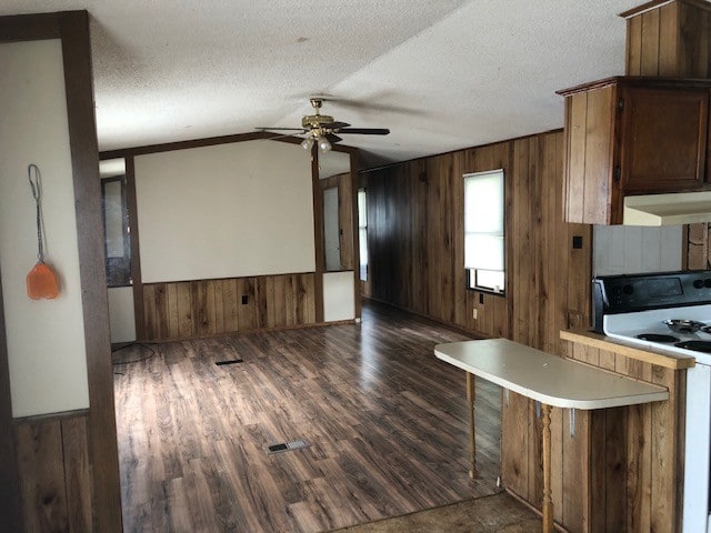 Building Photo - 10916 County Rd 1515