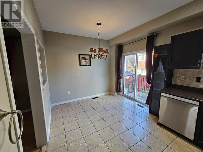 Building Photo - 67 Portrush Trail