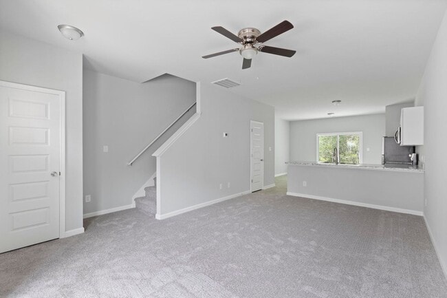 Building Photo - Just listed!!! Welcome home to this beauti...