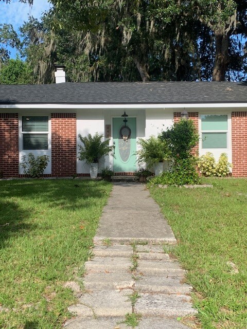 Foto del edificio - 646 Palm Dr