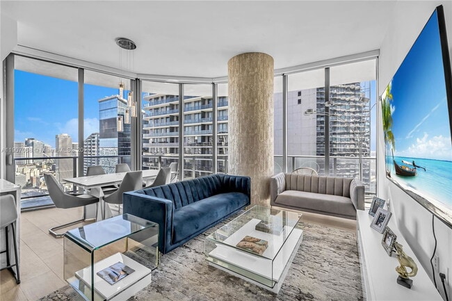 Foto del edificio - 45 SW 9th St