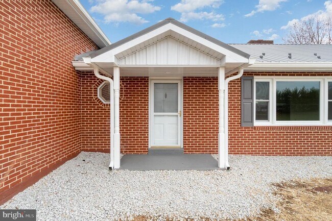 Building Photo - Country View 3 bedroom home