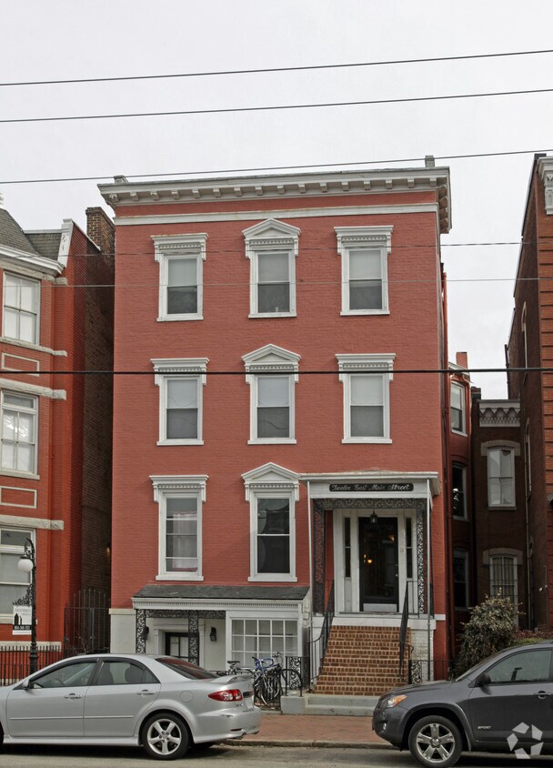 Primary Photo - 12 E Main St
