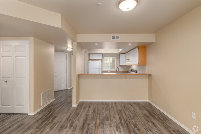 1BR, 1BA - 750SF - Clearwater Apartments