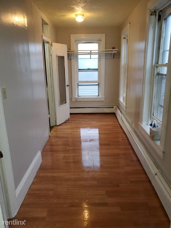 Building Photo - 2 br, 1 bath Townhome - 218 Walnut St
