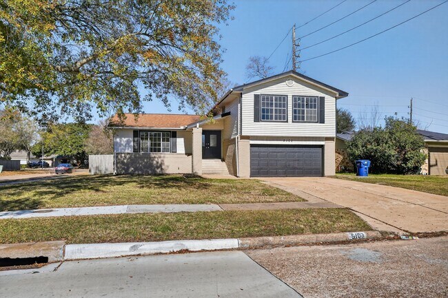 Building Photo - 5103 Devon Green Dr