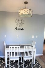 Building Photo - 820 S Junett St