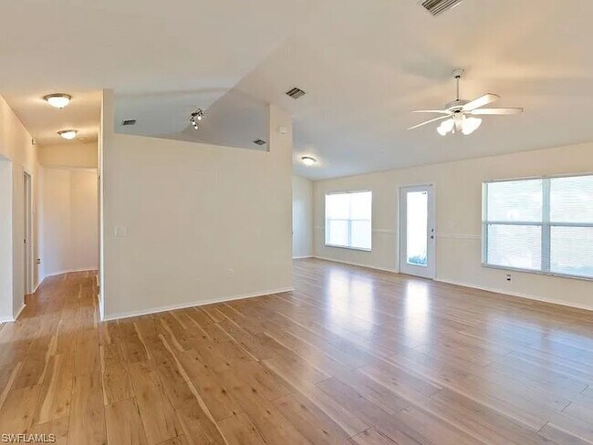 Foto del edificio - 1603 NE 34th Ln