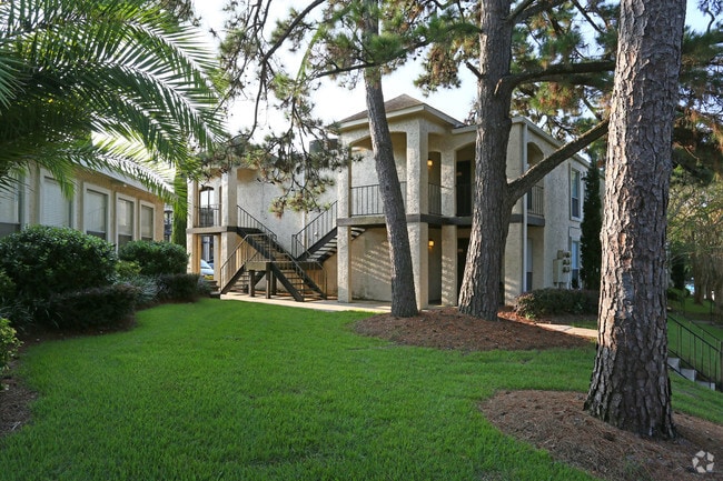 Building Photo - Parkway Square Apartments