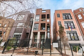 Building Photo - 1133 W Addison St