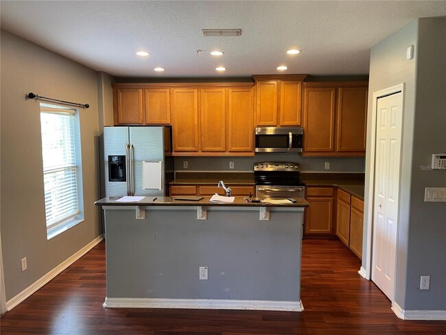 Building Photo - Beautiful Townhouse located in Crowntree L...