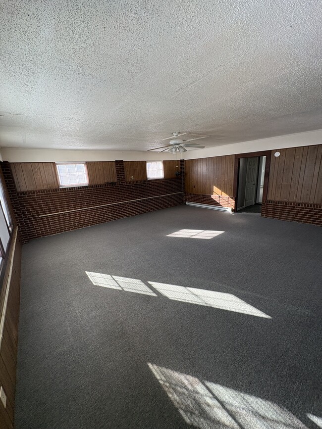 Building Photo - 5043 Old Marlboro Rd