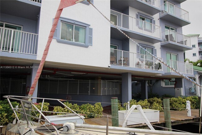 Foto del edificio - 2415 NW 16th St Rd