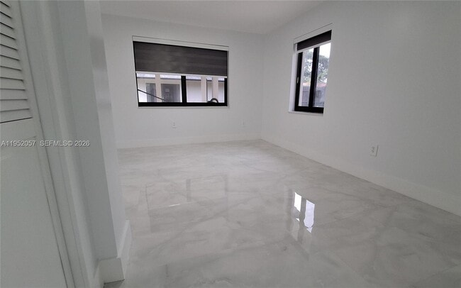 Building Photo - 216 Shadow Way