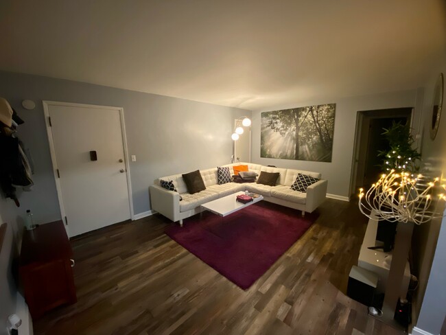 Living Room - 5927 Cary Ave
