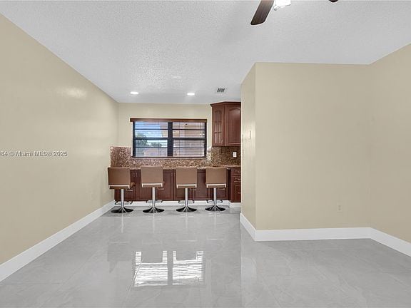Foto del edificio - 2560 W 60th St