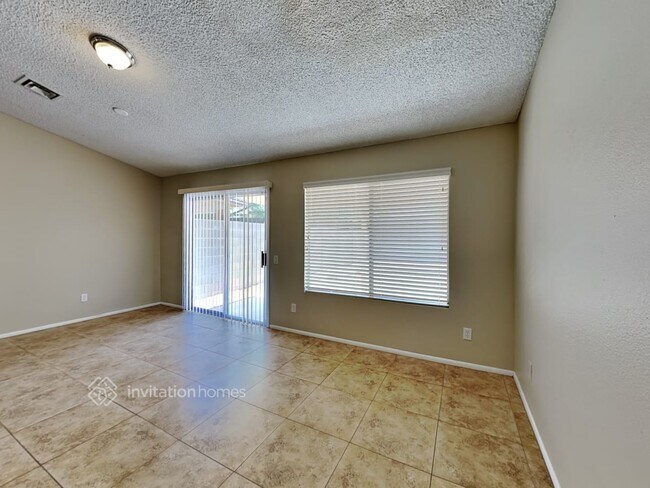 Building Photo - 3259 W Mohawk Ln