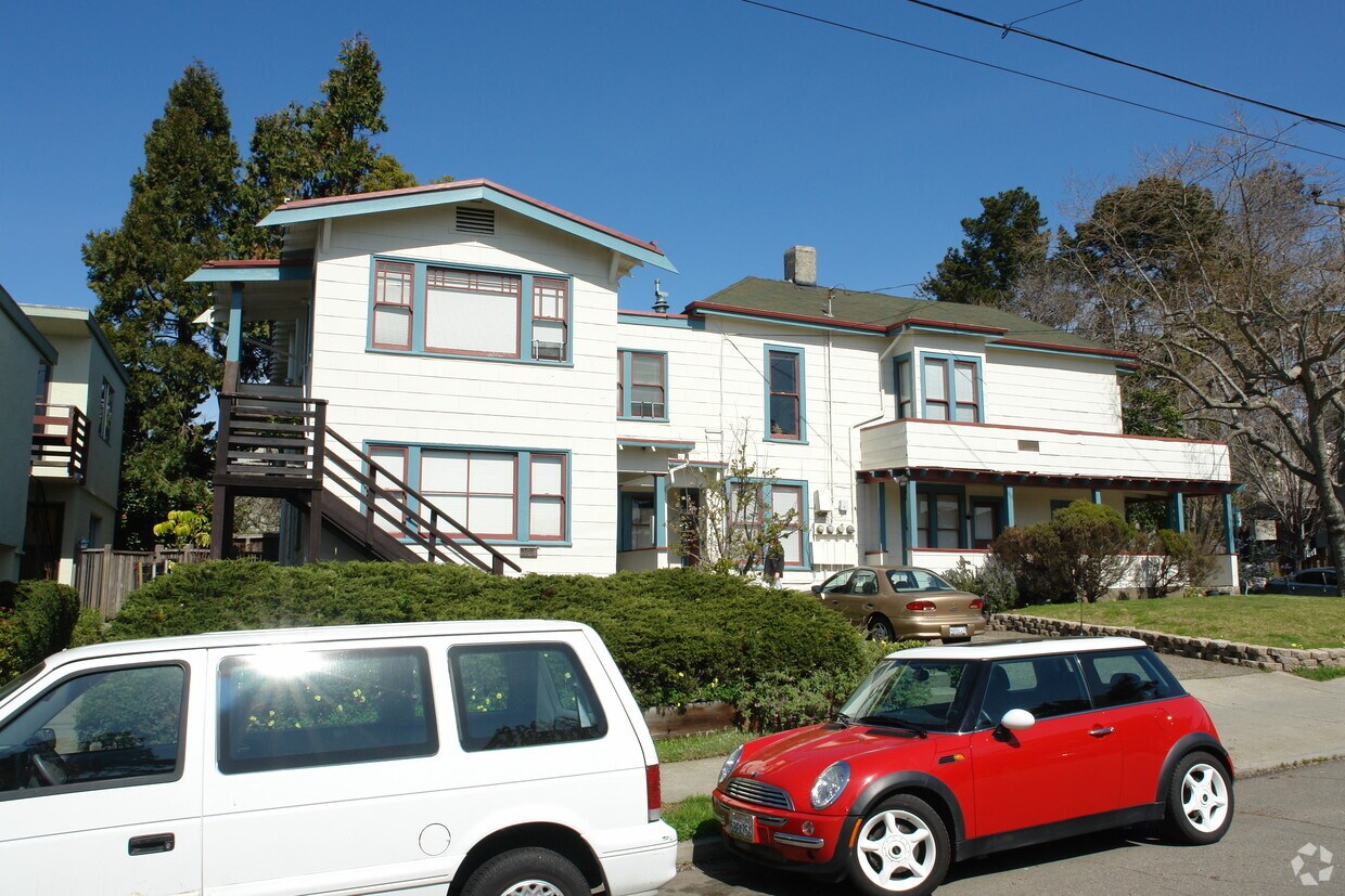 Building Photo - 2015-2021 Vine St