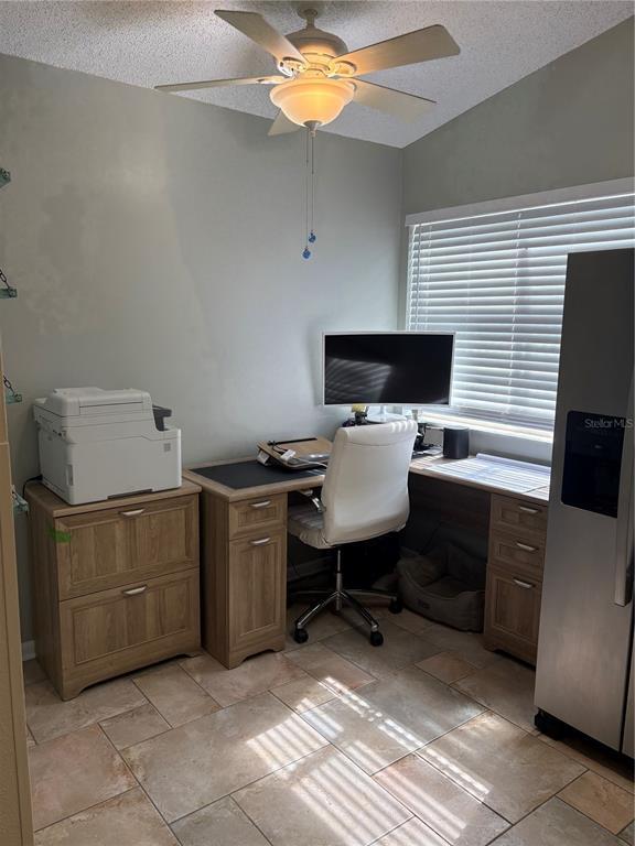 Foto del edificio - 571 Milburne Close