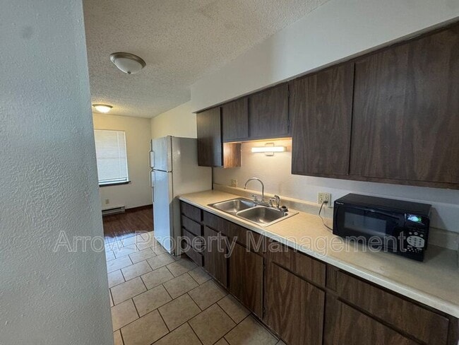 Building Photo - 600 S 7th St