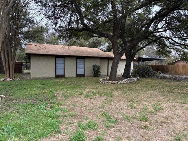 Foto del edificio - 1902 Lone Oak Dr