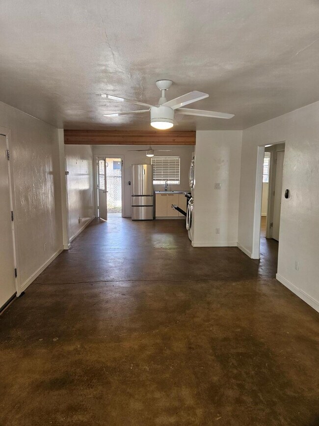Building Photo - 802 W Turney Ave