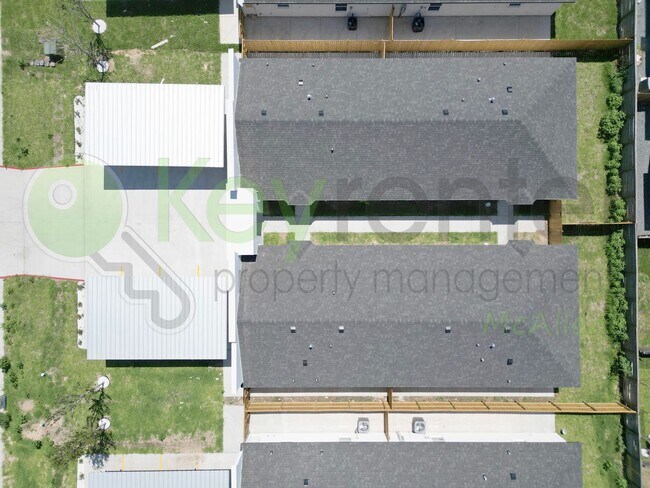 Foto del edificio - 2004 E 1st St