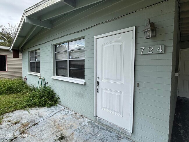 Foto del edificio - 724 Greenway Pl