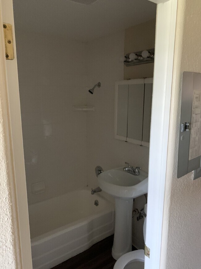 Foto del edificio - Available August 10 | 1 Bed • 1 Bath • 620 Sq Ft