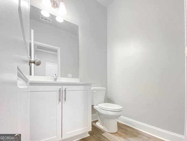 Foto del edificio - 1466 Fern Ridge Ln