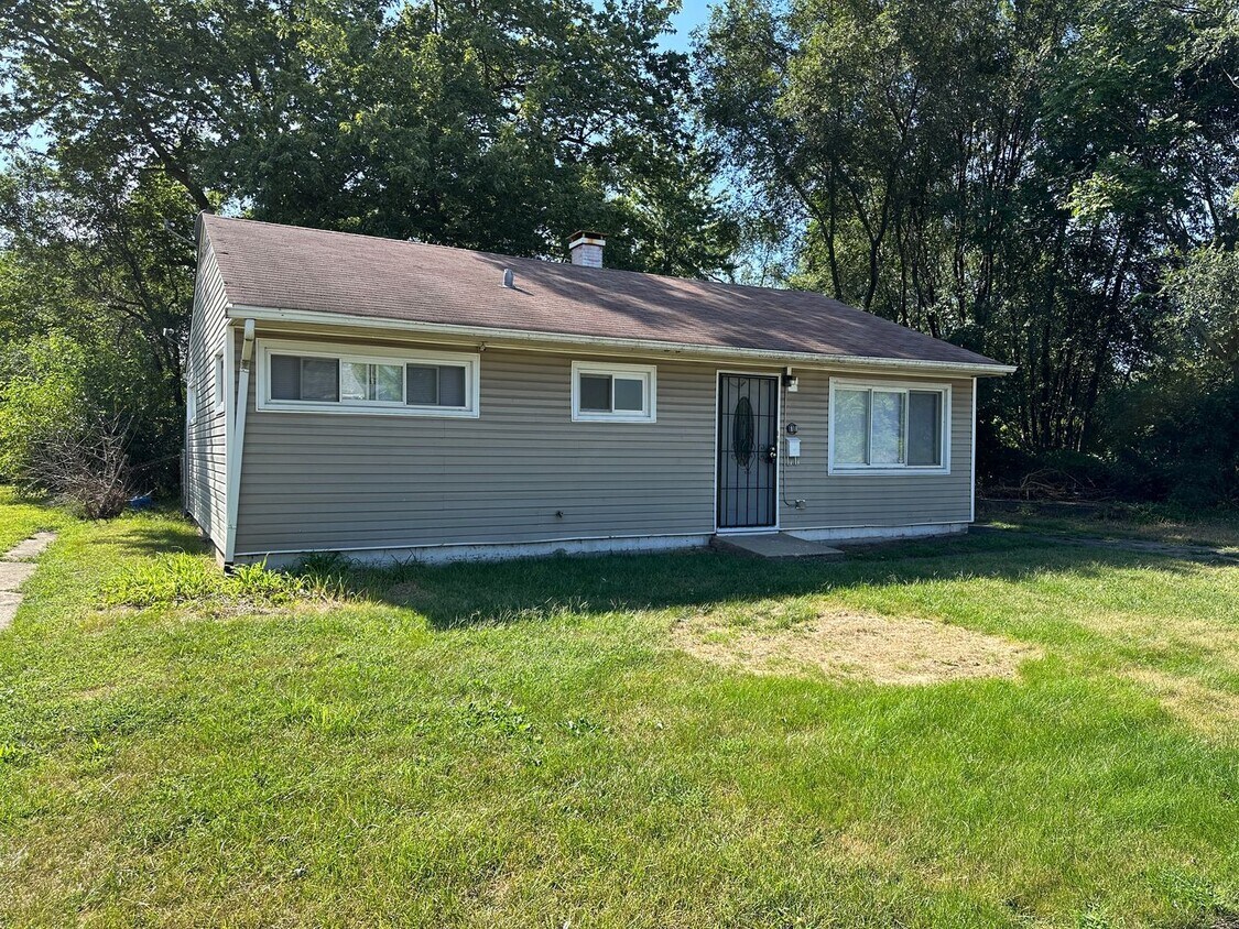Foto principal - Updated 3 bedroom Section 8 Welcome