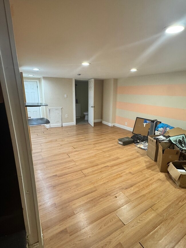Building Photo - 1357 Westbury Dr