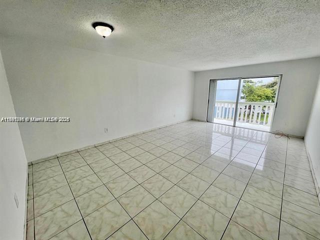 Foto principal - 15221 NE 6th Ave