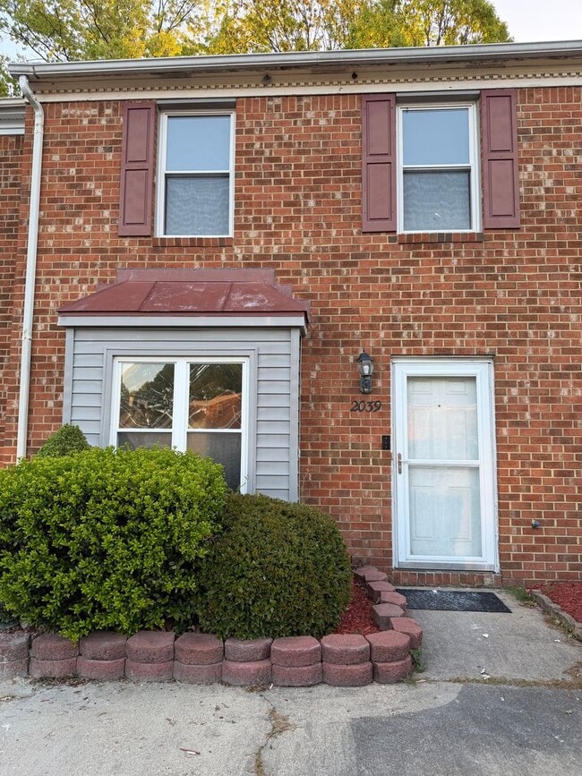 Building Photo - 2039 Allison Dr
