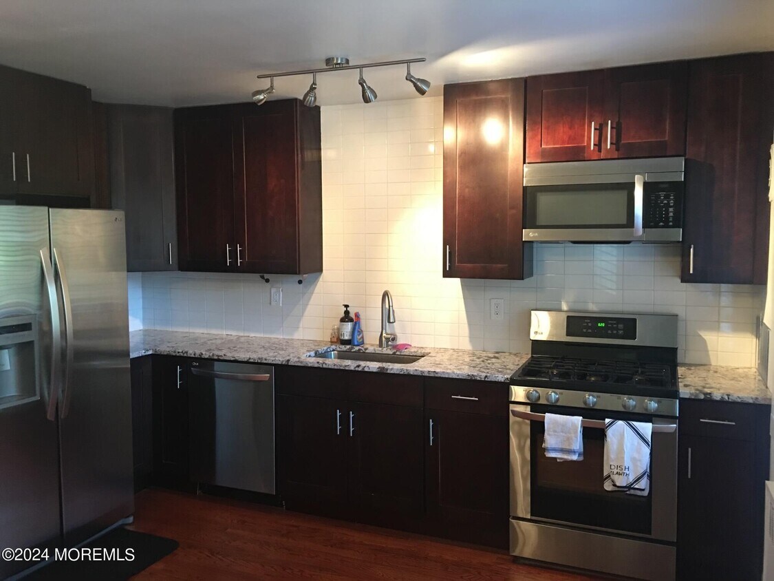Primary Photo - 287 Spring St