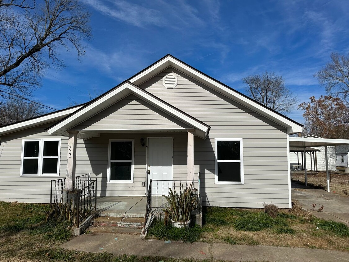 Primary Photo - 722 Second St.