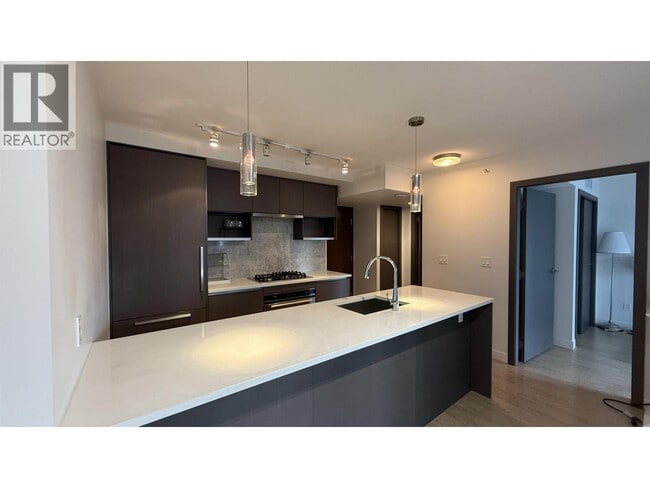 Photo du bâtiment - 8988 Patterson Rd