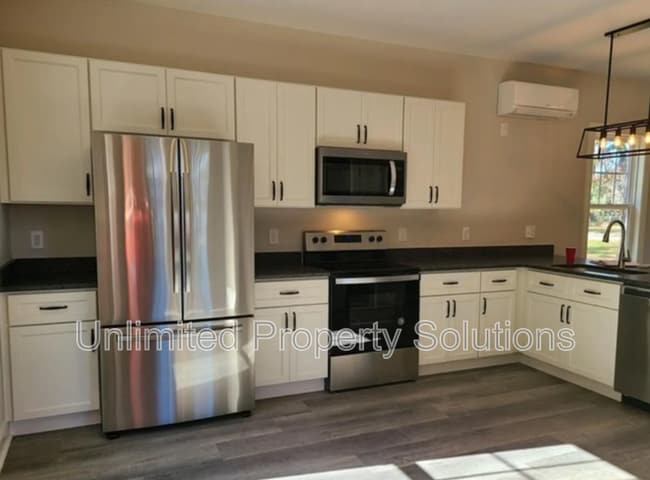 Building Photo - 70 Arlene Dr