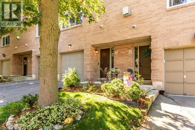 Photo du bâtiment - 26 Moss Blvd