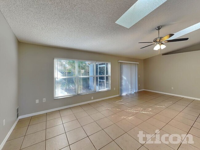 Foto del edificio - 1381 Broken Pine Rd