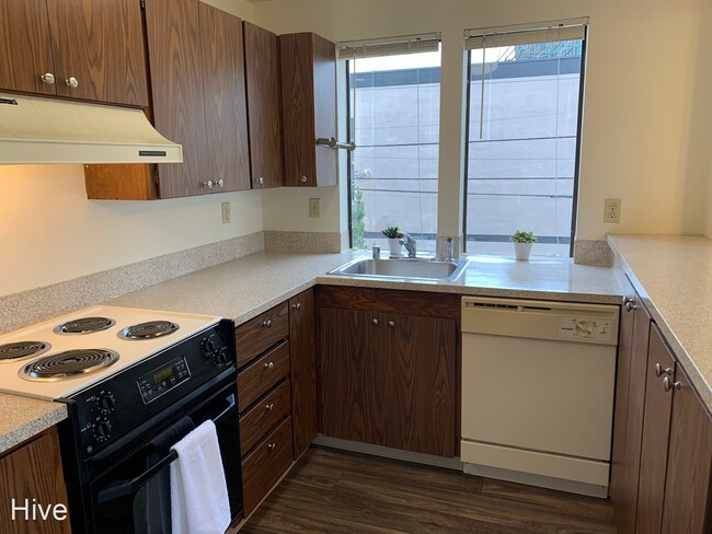 Foto del edificio - 7000 Roosevelt Way NE