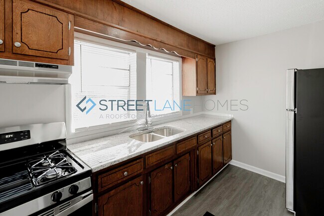 Building Photo - PICK YOUR GIFT OF $200 OFF YOUR FIRST FULL...