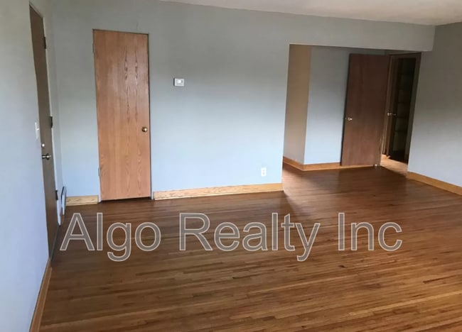 Building Photo - 2419 Plymouth Ave N