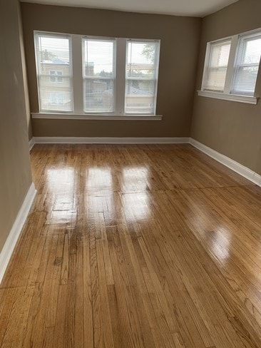 Foto del edificio - 8811 S Dante Ave