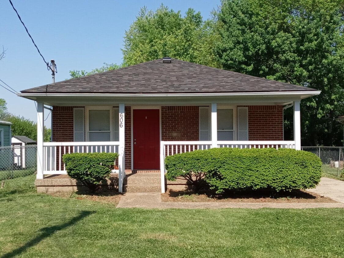 Primary Photo - 606 Burks Branch Rd