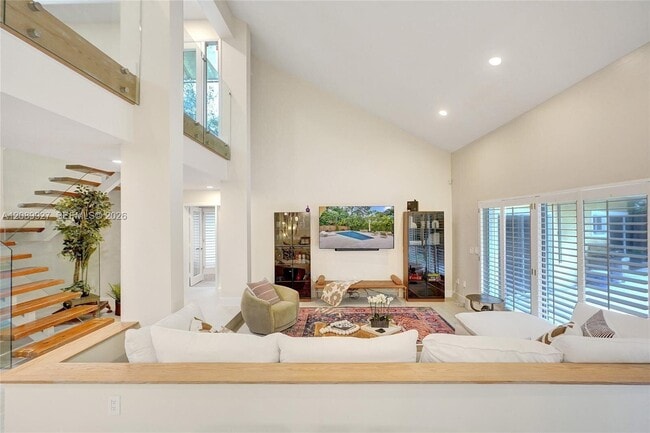 Building Photo - 2360 Tigertail Ave