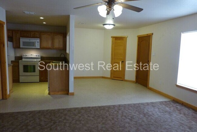 Building Photo - All Bills Paid! Large One Bedroom One Bath...