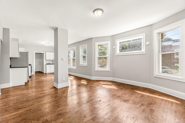 Building Photo - 2679 Fairfield Ave